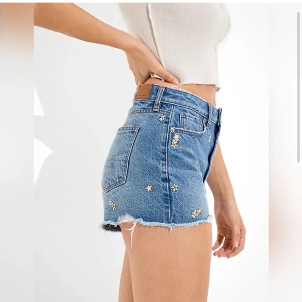 Embroidered Denim Women's Mom Shorts & High-Waisted 90s Boyfriend Short - Picture 4 of 14